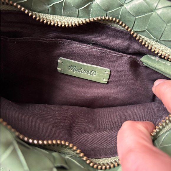 Madewell small woven leather crossbody bag, green - Picture 3 of 3